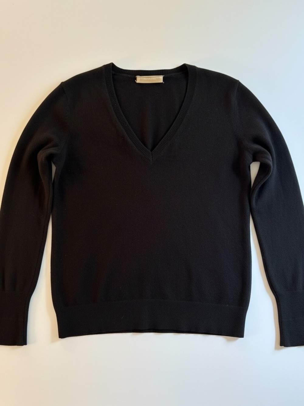 Everlane Black V-Neck CASHMERE Sweater size XS